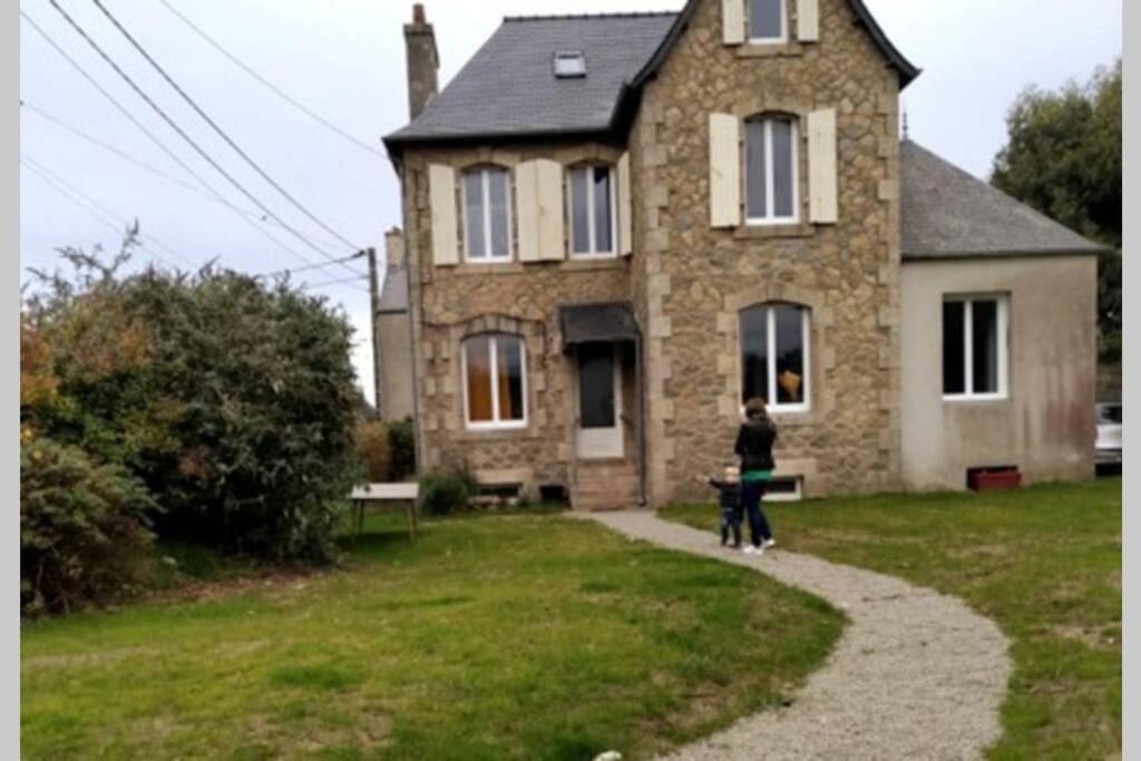 Kermaravel, Le Petit Manoir En Bord De Mer. Saint-Pol-de-Léon Exterior foto